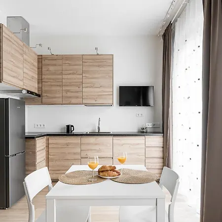 Center Studio, 24 Apartment