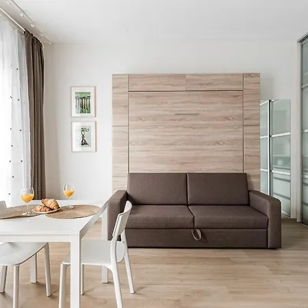 Center Studio, 24 Apartment
